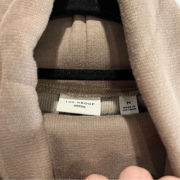 Aritzia The Group Lounge Set - Picture 9 of 9